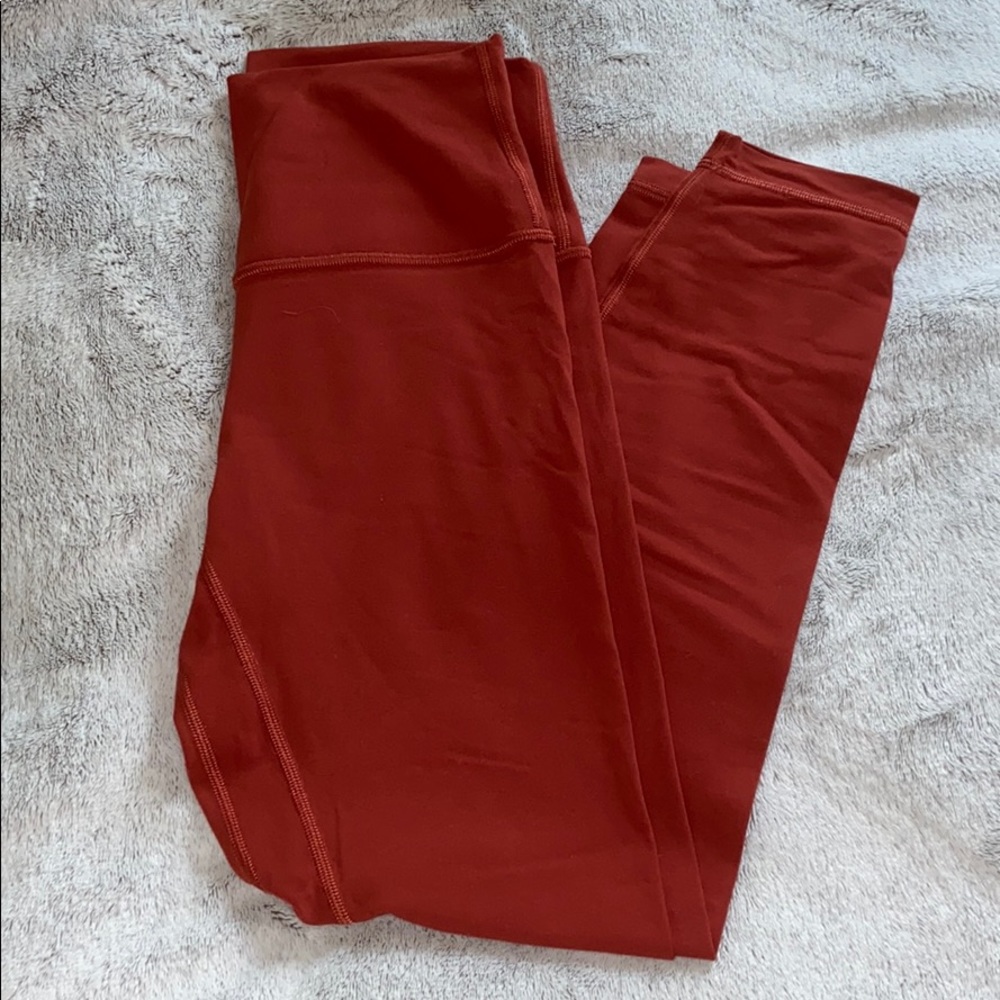 Lululemon aligns 25”